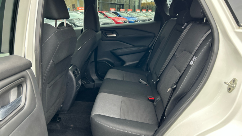 Nissan Qashqai 1.3 DiG-T MH 158 N-Connecta 5dr Xtronic Petrol Hatchback